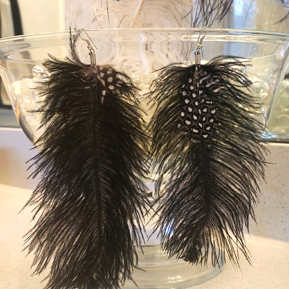Feather Earings - Picture 1 of 4